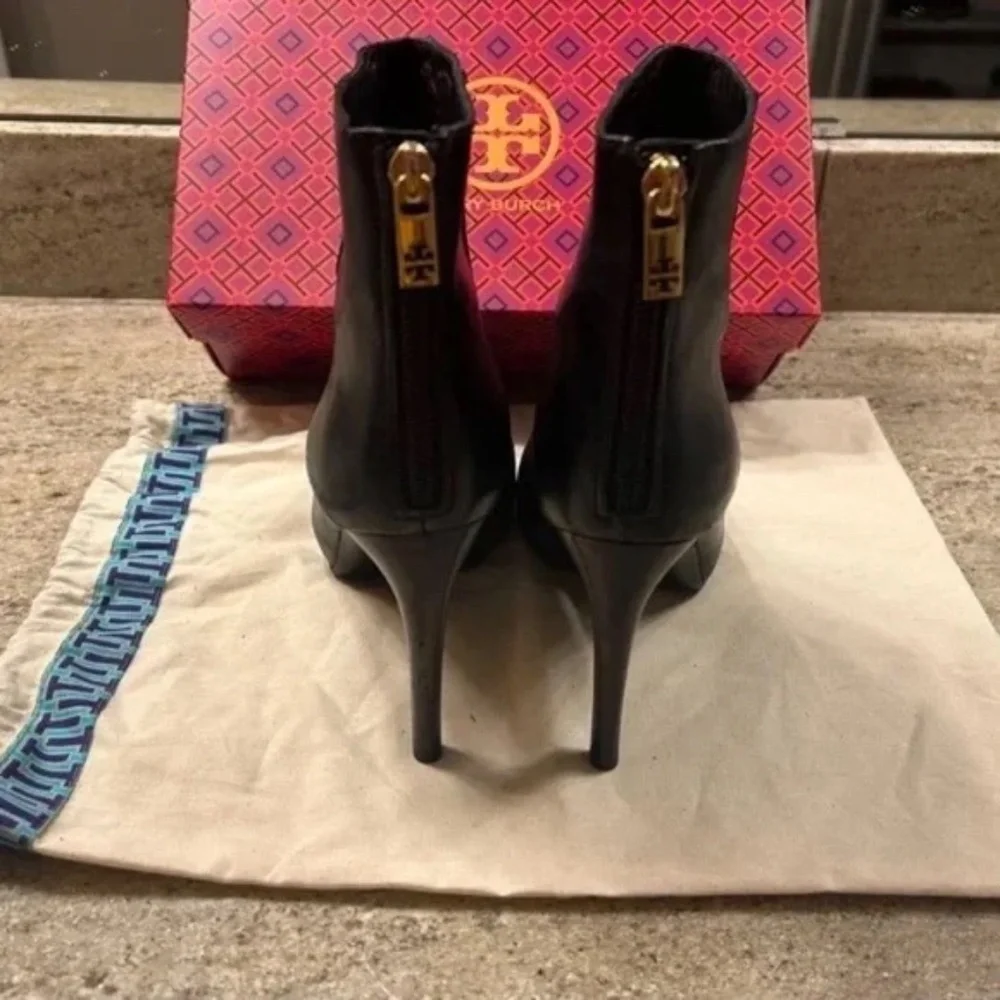 Stunning Tory Burch Black Leather Ankle Stiletto Booties